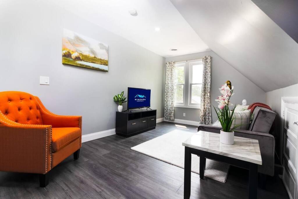 Cozy Micro Apartment, Minutes From Falls Niagara Falls Ngoại thất bức ảnh