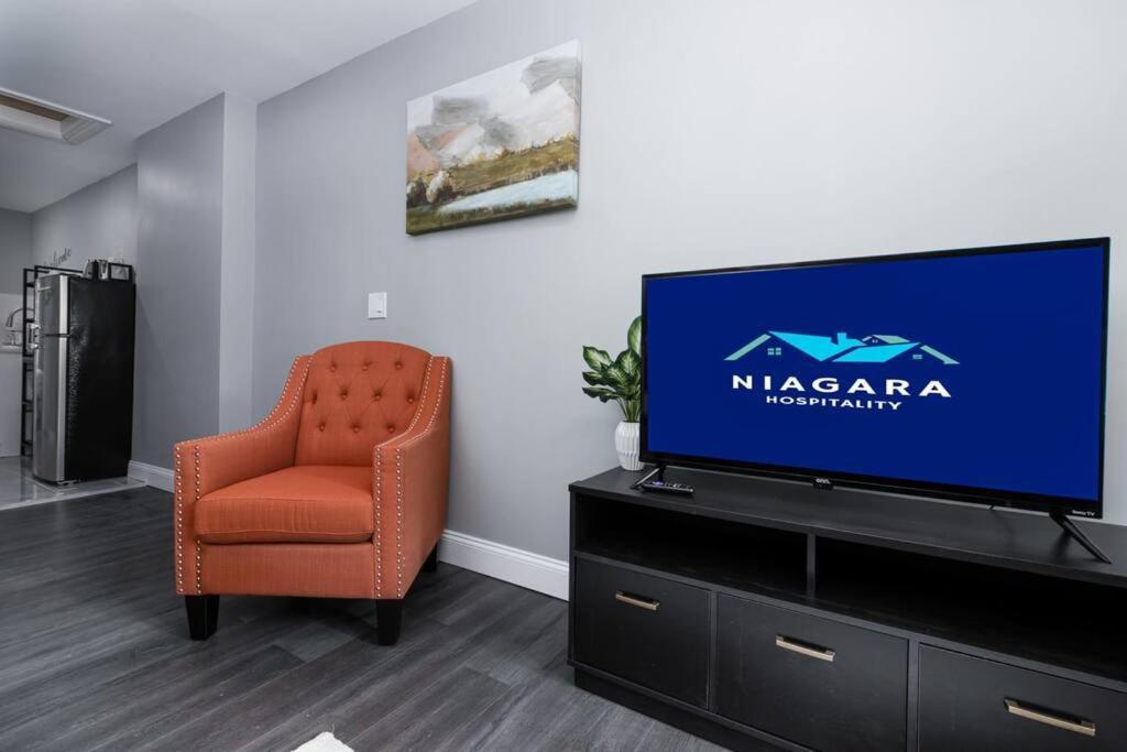 Cozy Micro Apartment, Minutes From Falls Niagara Falls Ngoại thất bức ảnh