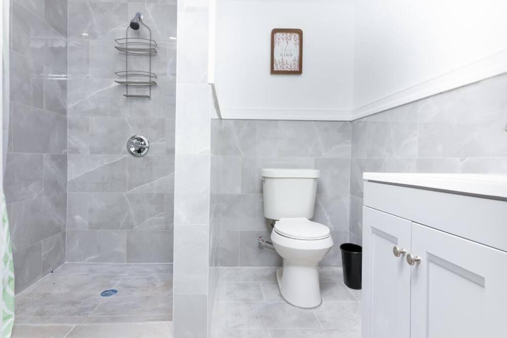 Cozy Micro Apartment, Minutes From Falls Niagara Falls Ngoại thất bức ảnh