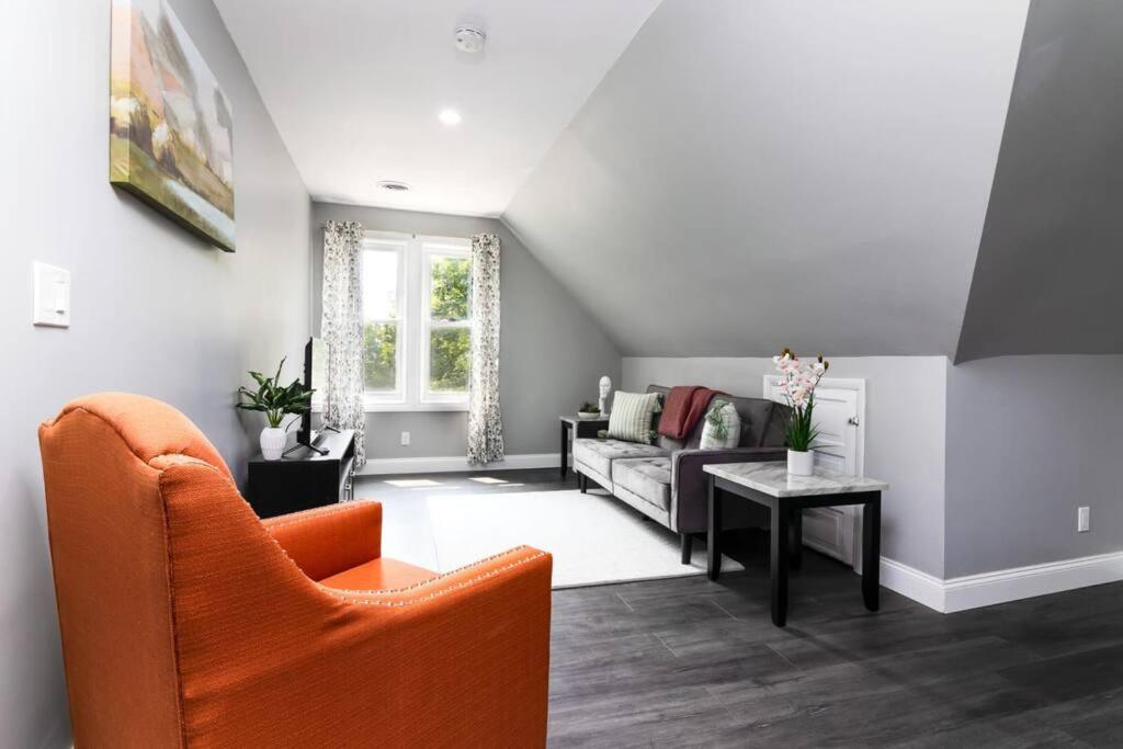 Cozy Micro Apartment, Minutes From Falls Niagara Falls Ngoại thất bức ảnh